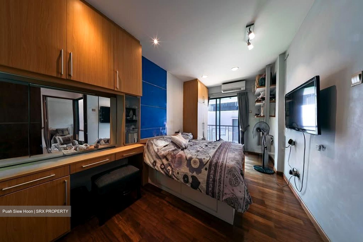 Kew Drive (D16), Terrace #557120231